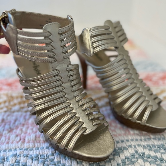 LimeLight Women’s Golden Metallic Heels size 6.5 - Picture 7 of 14